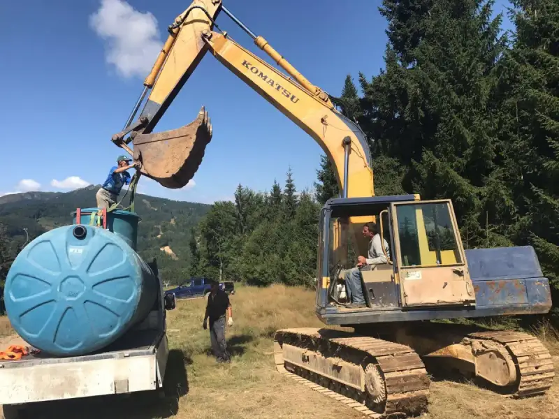 Producție stație de epurare fibră de sticlă în fabrica ECO TANK Brașov