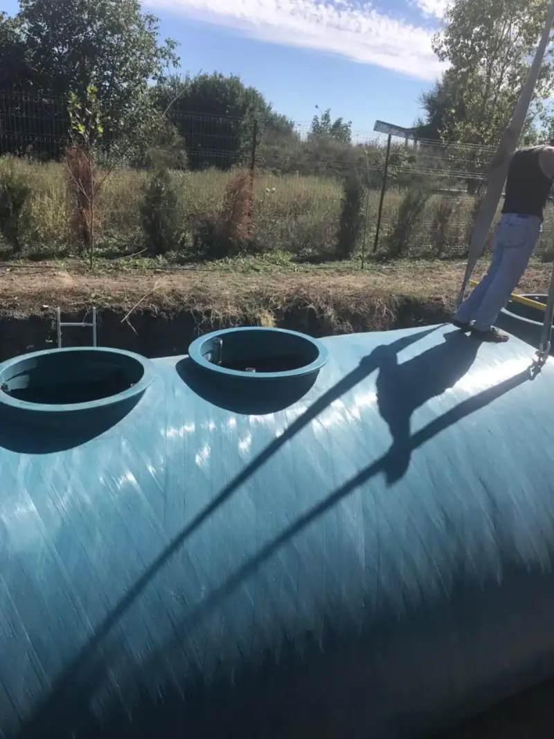 Montaj stație de epurare ECO TANK în groapă pregătită de beneficiar