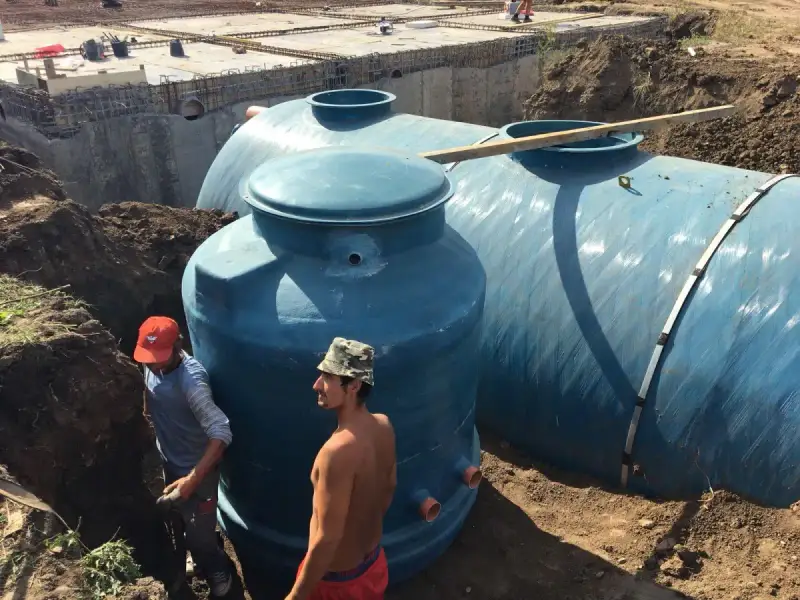 Corp PAFS stație epurare ECO TANK în atelier, fibră de sticlă armată