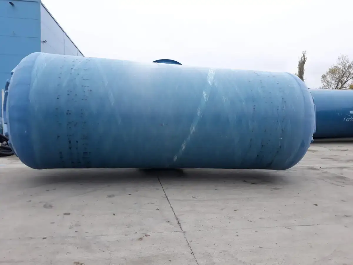 Platformă industrială compactă cu stație epurare pentru ape uzate din hală productivă