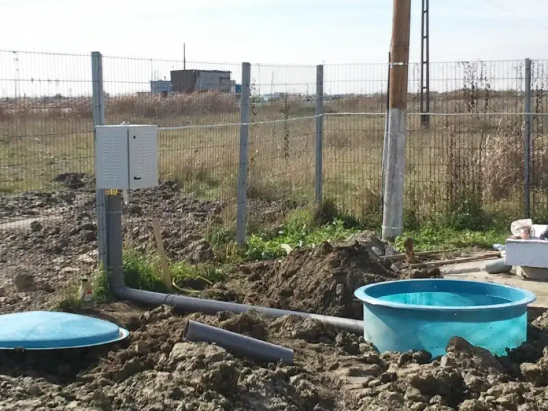 Corp PAFS stație epurare ECO TANK în atelier, fibră de sticlă armată